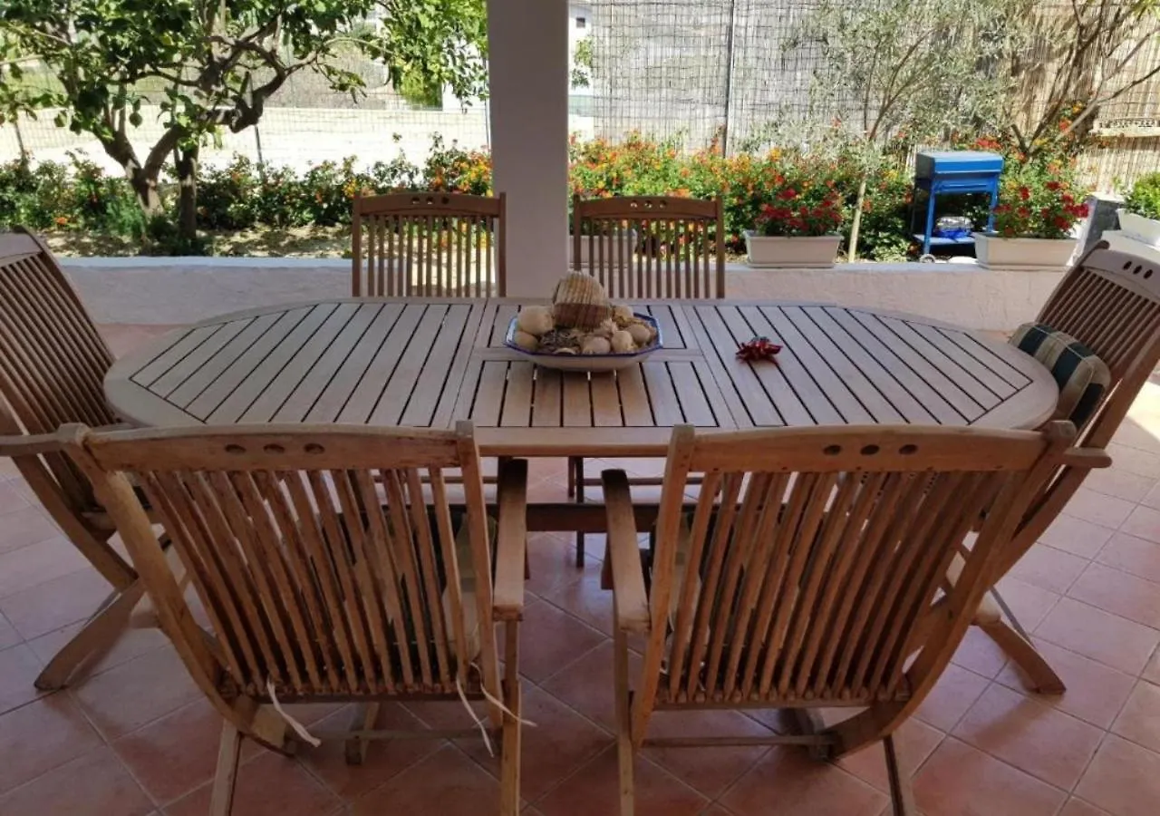 Bed & Breakfast Casa Vacanze Brezza Di Gaffe Torre di Gaffe Italy